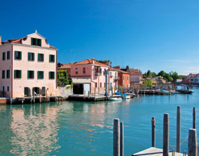 Charming four storey Venetian house with a water front and private deck