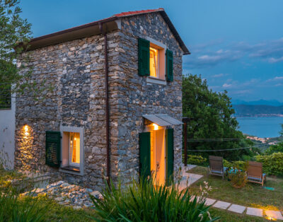 Charming villa for two located inside the natural park of the Cinque Terre in Porto Venere.