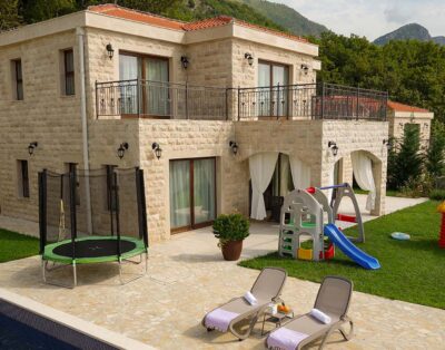 Wonderful 3 bedroom villa located on the heights of Budva only 2,3 km from the beach