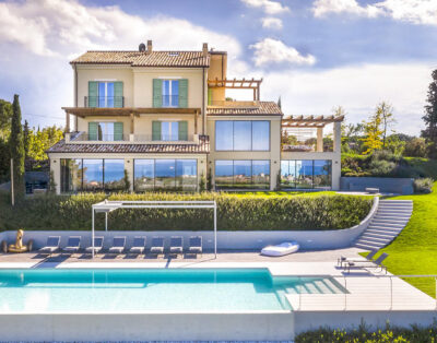 Magnificent 6 bedroom villa located in the Marche region of Italy